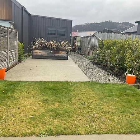 Cozy Stylish Studio Entry Off Northburn Road ワナカ エクステリア 写真