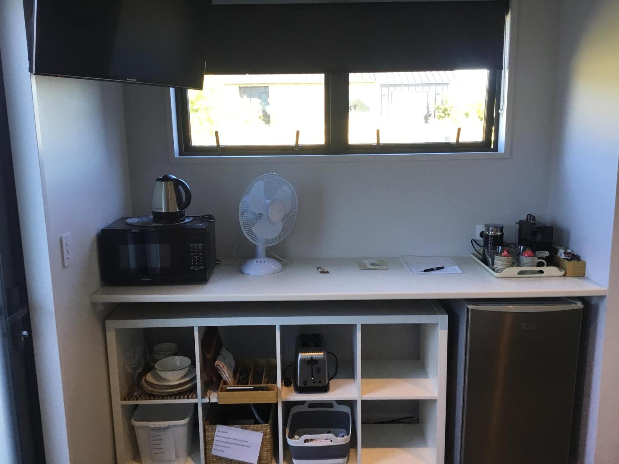 Cozy Stylish Studio Entry Off Northburn Road ワナカ エクステリア 写真